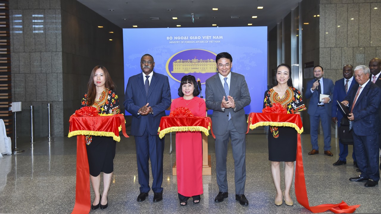 Thúc đẩy quan hệ hợp tác truyền thống giữa Việt Nam và Angola Thúc đẩy quan hệ hợp tác truyền thống giữa Việt Nam và Angola