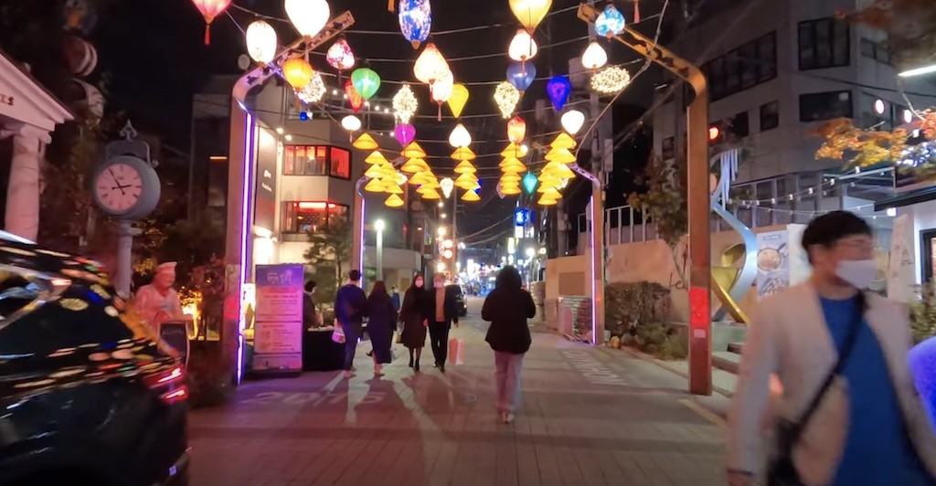 Quy Nhon Gil: Small Lovely Vietnam town in Itaewon Quy Nhon Gil: Small Lovely Vietnam town in Itaewon