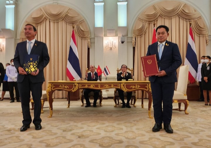 Đà Nẵng và Khonkaen (Thái Lan) ký kết Bản Ghi nhớ thiết lập quan hệ hữu nghị và hợp tác giữa hai địa phương Đà Nẵng và Khonkaen (Thái Lan) ký kết Bản Ghi nhớ thiết lập quan hệ hữu nghị và hợp tác giữa hai địa phương