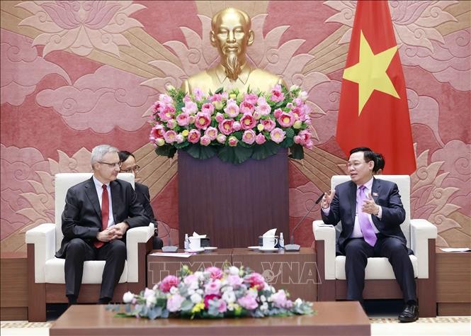 Chủ tịch Quốc hội Vương Đình Huệ tiếp Đại sứ Pháp Nicolas Warnery Chủ tịch Quốc hội Vương Đình Huệ tiếp Đại sứ Pháp Nicolas Warnery