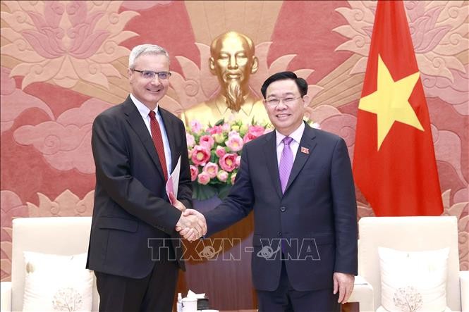 Chủ tịch Quốc hội Vương Đình Huệ tiếp Đại sứ Pháp Nicolas Warnery Chủ tịch Quốc hội Vương Đình Huệ tiếp Đại sứ Pháp Nicolas Warnery