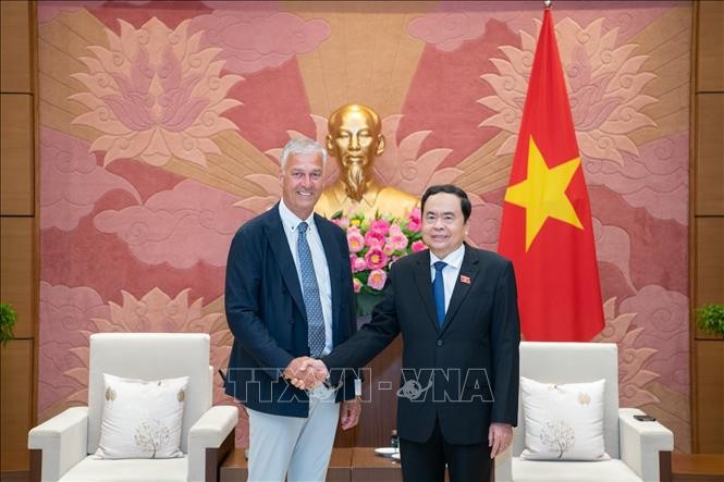 Thúc đẩy hợp tác, triển khai hiệu quả các cơ chế song phương Việt Nam - Bỉ Thúc đẩy hợp tác, triển khai hiệu quả các cơ chế song phương Việt Nam - Bỉ
