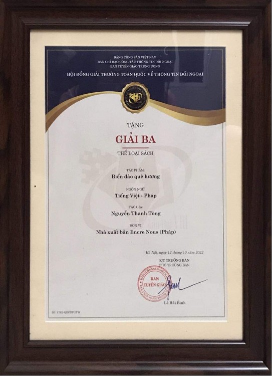 Tôi viết để cộng đồng người Việt ở nước ngoài hiểu thêm về biển đảo quê hương Tôi viết để cộng đồng người Việt ở nước ngoài hiểu thêm về biển đảo quê hương