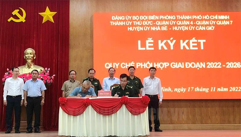 TPHCM: Phối hợp xây dựng thế trận biên phòng toàn dân vững mạnh, bảo vệ an ninh vùng biển, cửa khẩu cảng TPHCM: Phối hợp xây dựng thế trận biên phòng toàn dân vững mạnh, bảo vệ an ninh vùng biển, cửa khẩu cảng