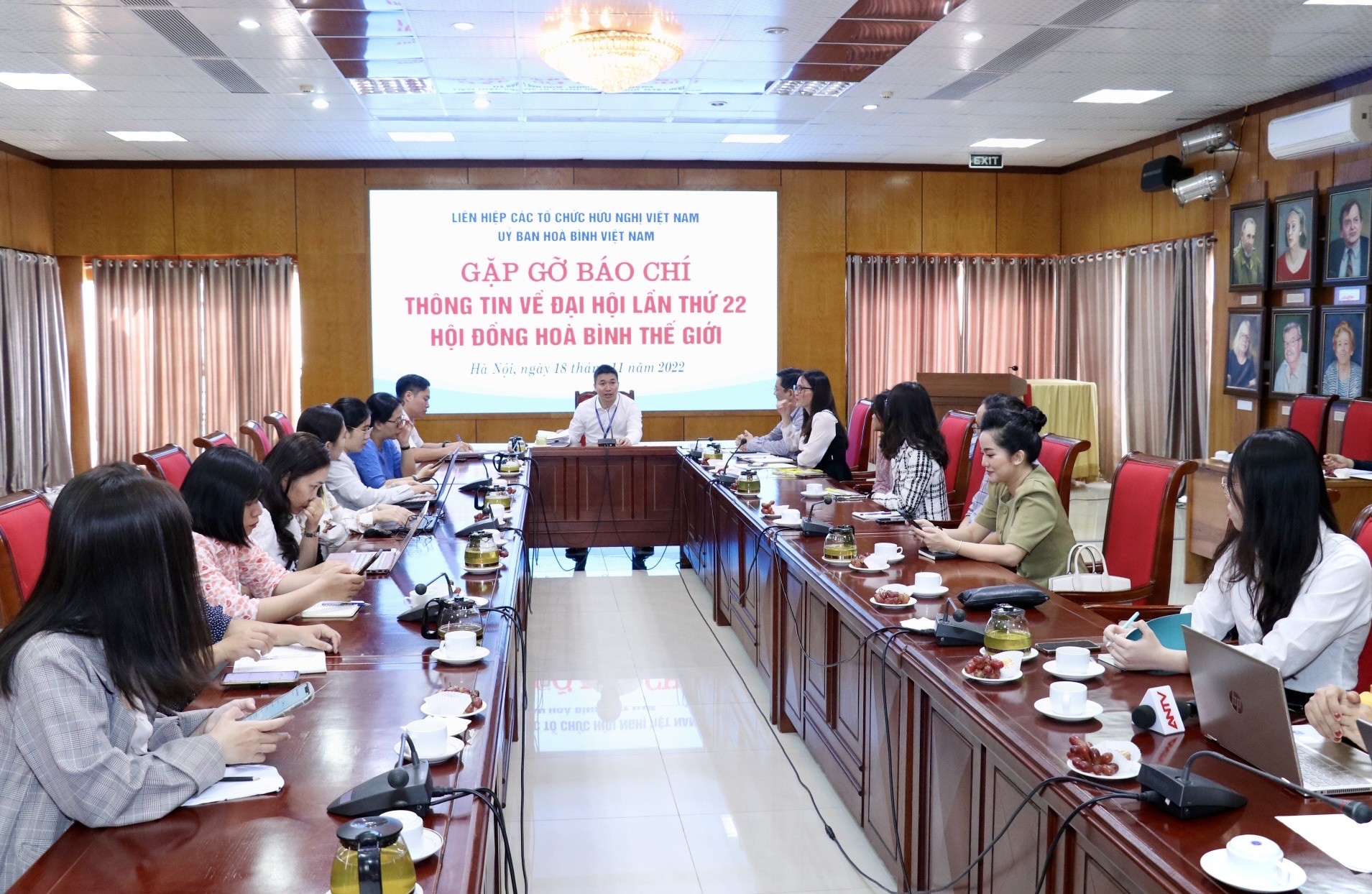 Quang cảnh cuộc gặp gỡ (Ảnh: Thu Hà). Quang cảnh cuộc gặp gỡ (Ảnh: Thu Hà).