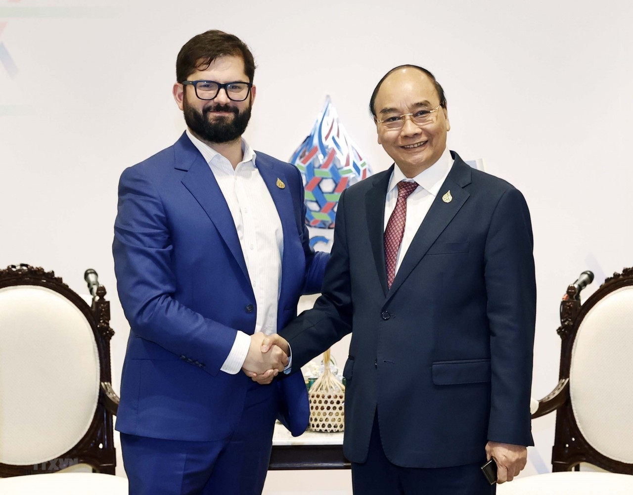 Chủ tịch nước tiếp xúc song phương bên lề Hội nghị APEC 2022 | Chính trị | Vietnam+ (VietnamPlus) Chủ tịch nước tiếp xúc song phương bên lề Hội nghị APEC 2022 | Chính trị | Vietnam+ (VietnamPlus)