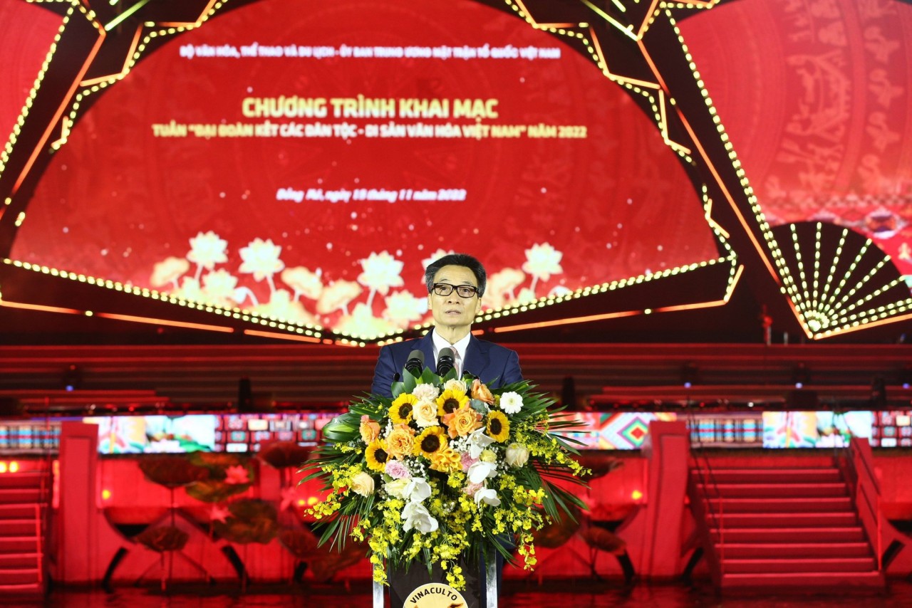 Phó Thủ tướng Vũ Đức Đam phát biểu tại buổi lễ. Phó Thủ tướng Vũ Đức Đam phát biểu tại buổi lễ.
