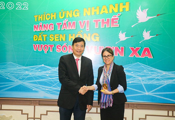 Tổng Lãnh sự Cộng hòa Cuba tại TPHCM làm việc với lãnh đạo tỉnh Đồng Tháp Tổng Lãnh sự Cộng hòa Cuba tại TPHCM làm việc với lãnh đạo tỉnh Đồng Tháp