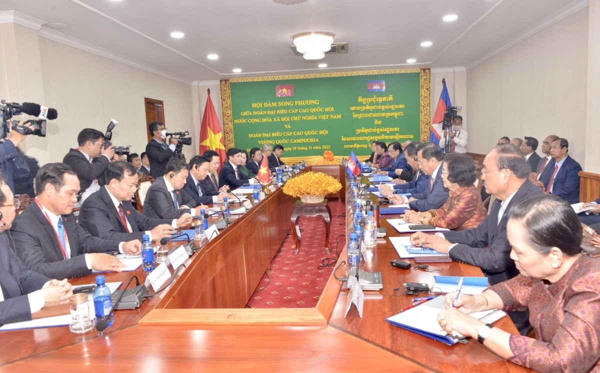 An overview of the high-level talks between the two legislatures' leaders. An overview of the high-level talks between the two legislatures' leaders.
