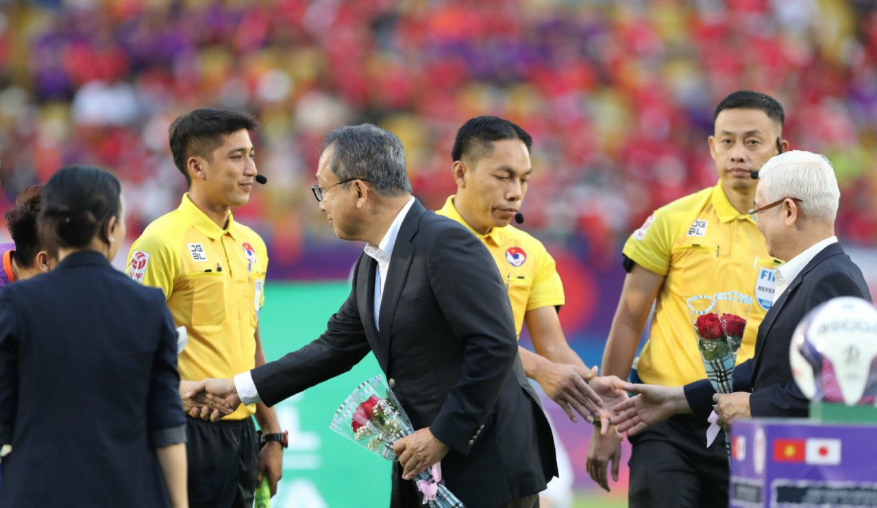 Giao lưu bóng đá giữa Câu lạc bộ Becamex Bình Dương và Kawasaki Frontale (Nhật Bản)