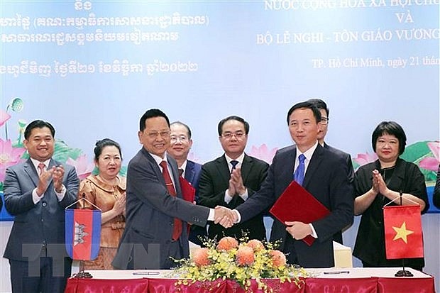 Việt Nam-Campuchia tăng cường hợp tác trong lĩnh vực tôn giáo | Chính trị | Vietnam+ (VietnamPlus) Việt Nam-Campuchia tăng cường hợp tác trong lĩnh vực tôn giáo | Chính trị | Vietnam+ (VietnamPlus)