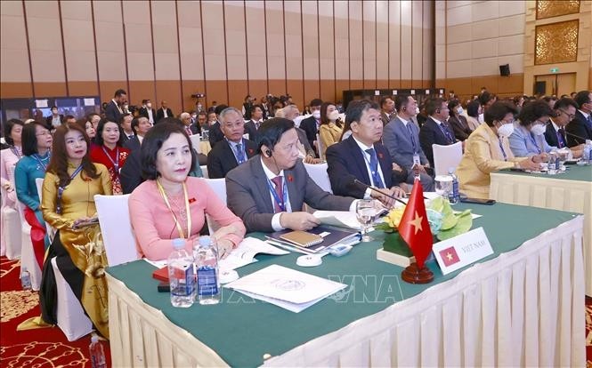 Đoàn kết, gắn bó và tương hỗ lẫn nhau là yếu tố quan trọng giúp ASEAN thành công Đoàn kết, gắn bó và tương hỗ lẫn nhau là yếu tố quan trọng giúp ASEAN thành công