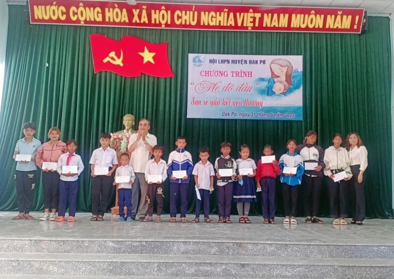Gia Lai nhận đỡ đầu, chăm sóc 281 trẻ mồ côi qua chương trình “Mẹ đỡ đầu” Gia Lai nhận đỡ đầu, chăm sóc 281 trẻ mồ côi qua chương trình “Mẹ đỡ đầu”