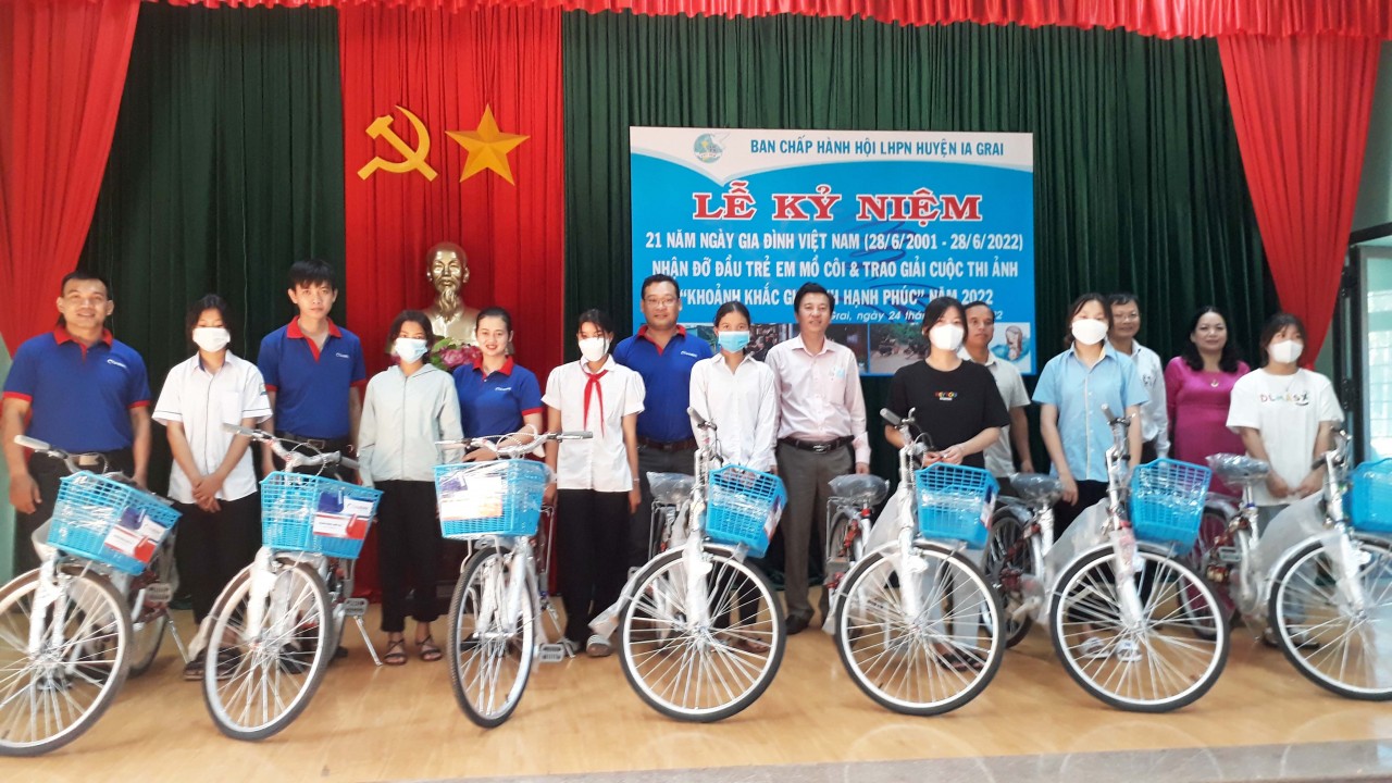 Gia Lai nhận đỡ đầu, chăm sóc 281 trẻ mồ côi qua chương trình “Mẹ đỡ đầu” Gia Lai nhận đỡ đầu, chăm sóc 281 trẻ mồ côi qua chương trình “Mẹ đỡ đầu”