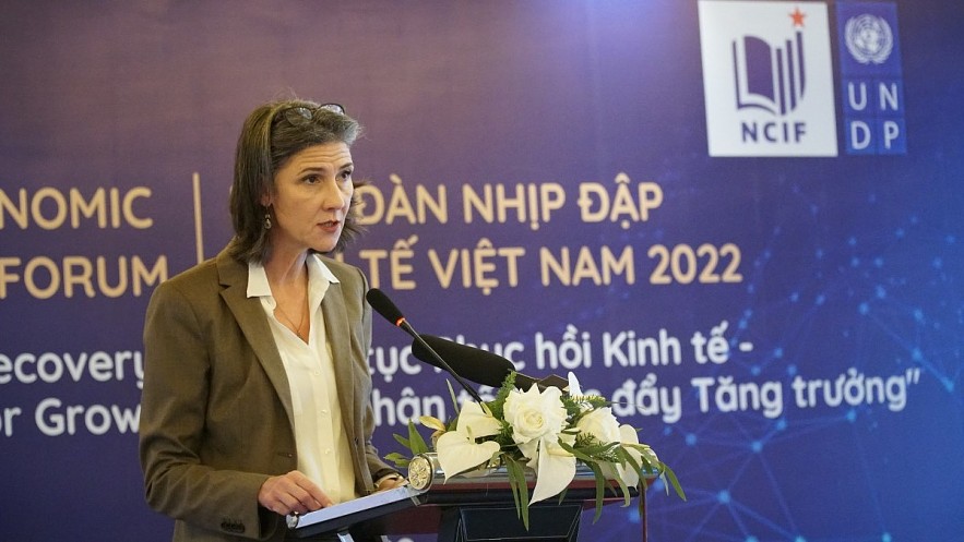 Ramla Khalidi, UNDP Resident Representative in Vietnam addresses the event. Ramla Khalidi, UNDP Resident Representative in Vietnam addresses the event.