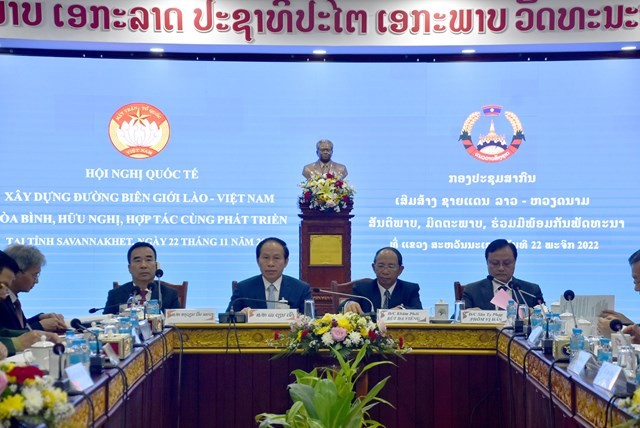Xây dựng đường biên giới Việt Nam - Lào thắm tình hữu nghị, anh em Xây dựng đường biên giới Việt Nam - Lào thắm tình hữu nghị, anh em