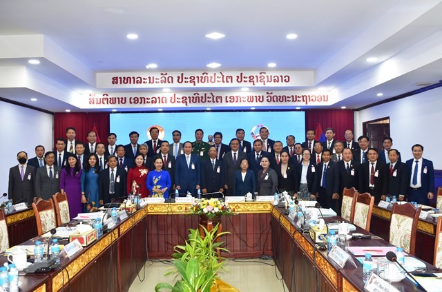 Xây dựng đường biên giới Việt Nam - Lào thắm tình hữu nghị, anh em Xây dựng đường biên giới Việt Nam - Lào thắm tình hữu nghị, anh em