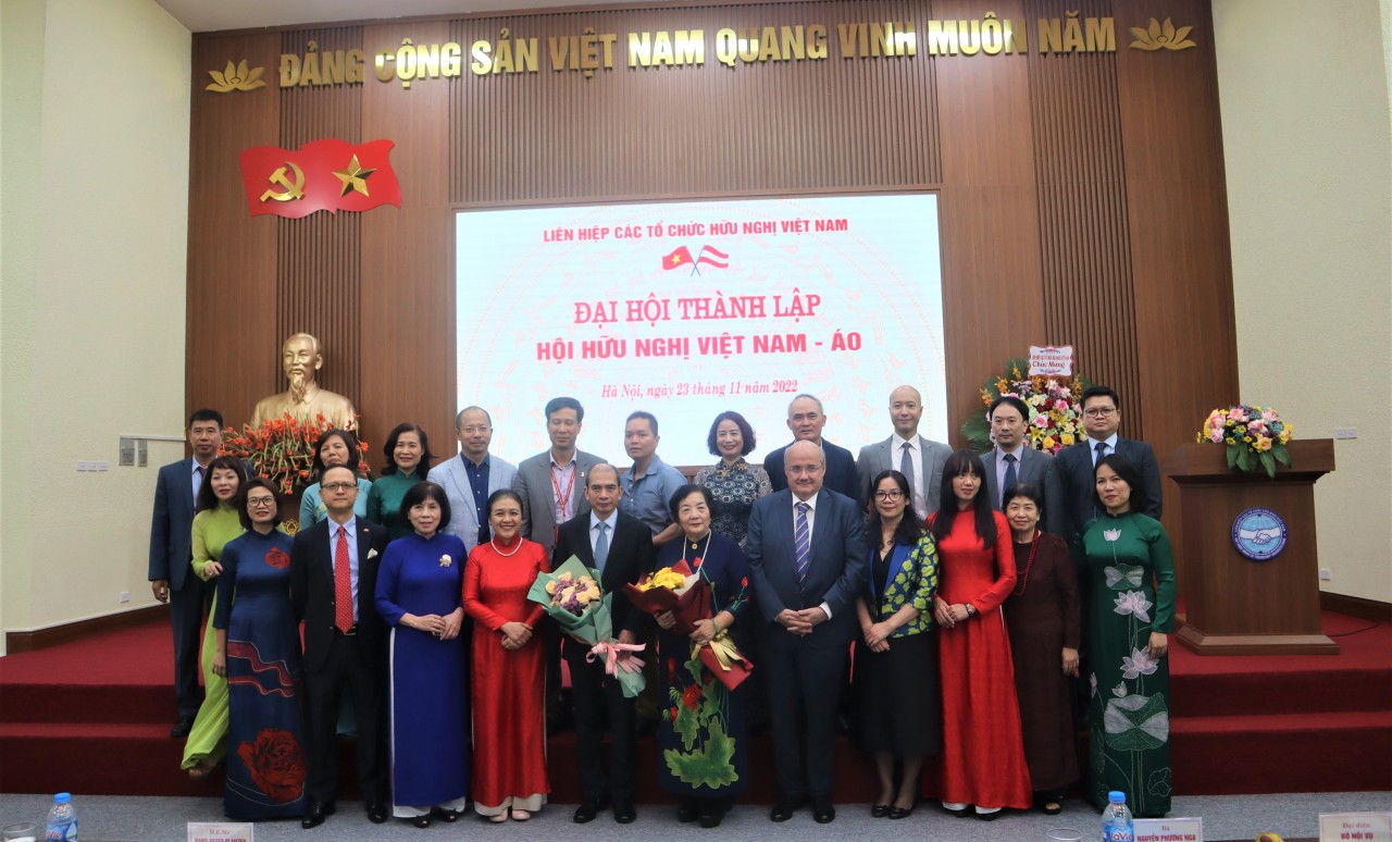 Bước phát triển mới trong quan hệ hợp tác hữu nghị Việt Nam - Áo Bước phát triển mới trong quan hệ hợp tác hữu nghị Việt Nam - Áo