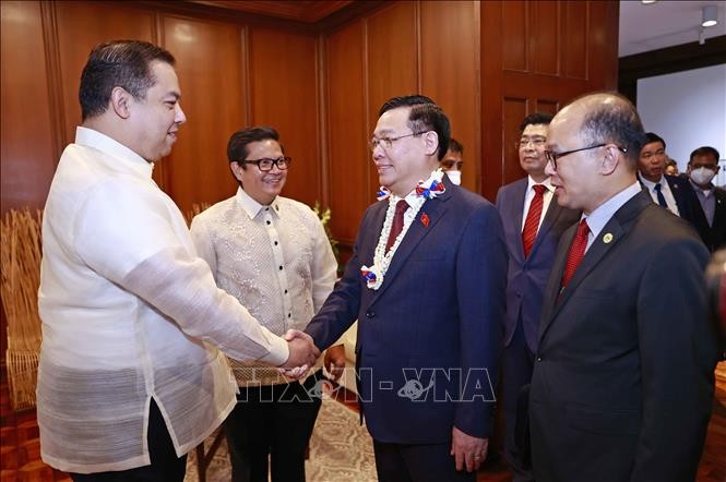 Chủ tịch Quốc hội Vương Đình Huệ bắt đầu thăm chính thức Cộng hoà Philippines Chủ tịch Quốc hội Vương Đình Huệ bắt đầu thăm chính thức Cộng hoà Philippines