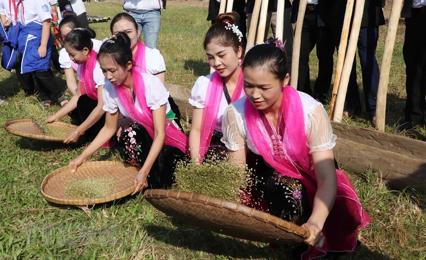 Lễ hội Kin lẩu khẩu mẩu của đồng bào Thái trắng Lai Châu Lễ hội Kin lẩu khẩu mẩu của đồng bào Thái trắng Lai Châu