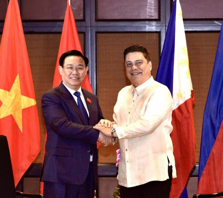 Senate president Juan Miguel Zubiri welcomes visiting Vietnamese National Assembly chairman Vuong Dinh Hue in Manila on November 23. Senate president Juan Miguel Zubiri welcomes visiting Vietnamese National Assembly chairman Vuong Dinh Hue in Manila on November 23.
