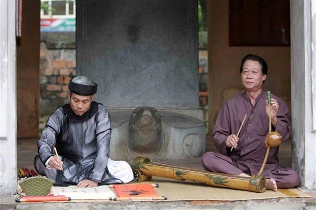 Tỉnh Ninh Bình góp phần đưa hát Xẩm đến gần hơn với thế hệ trẻ | Âm nhạc | Vietnam+ (VietnamPlus) Tỉnh Ninh Bình góp phần đưa hát Xẩm đến gần hơn với thế hệ trẻ | Âm nhạc | Vietnam+ (VietnamPlus)