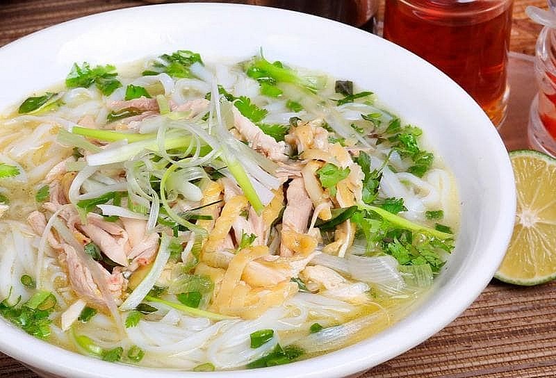 Pho Food Truck: An Interesting Culinary Experience in Hanoi Pho Food Truck: Enjoy a Hot Meal on Wheels!