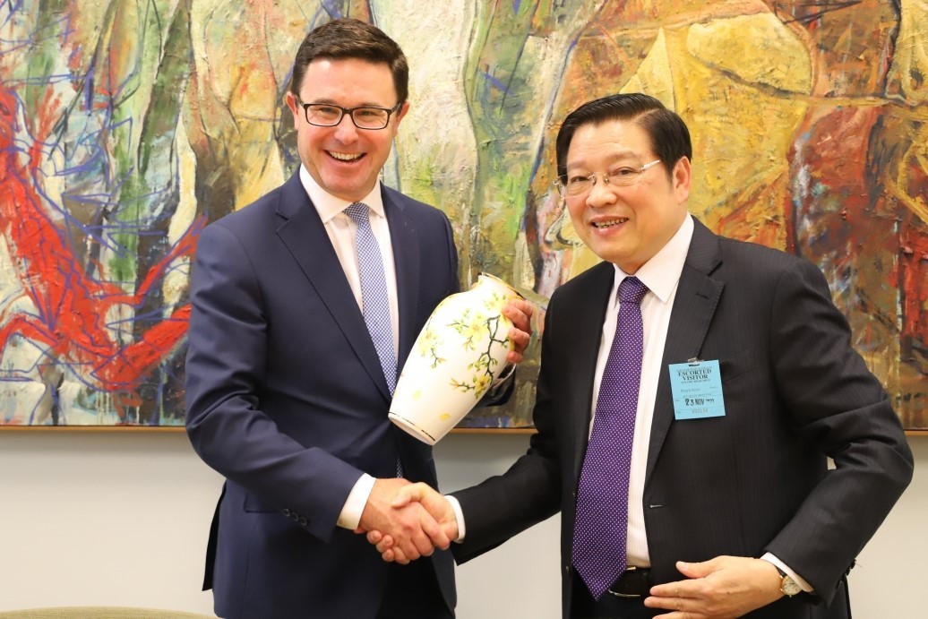 Đoàn đại biểu cấp cao Đảng ta thăm, làm việc tại Australia Đoàn đại biểu cấp cao Đảng ta thăm, làm việc tại Australia