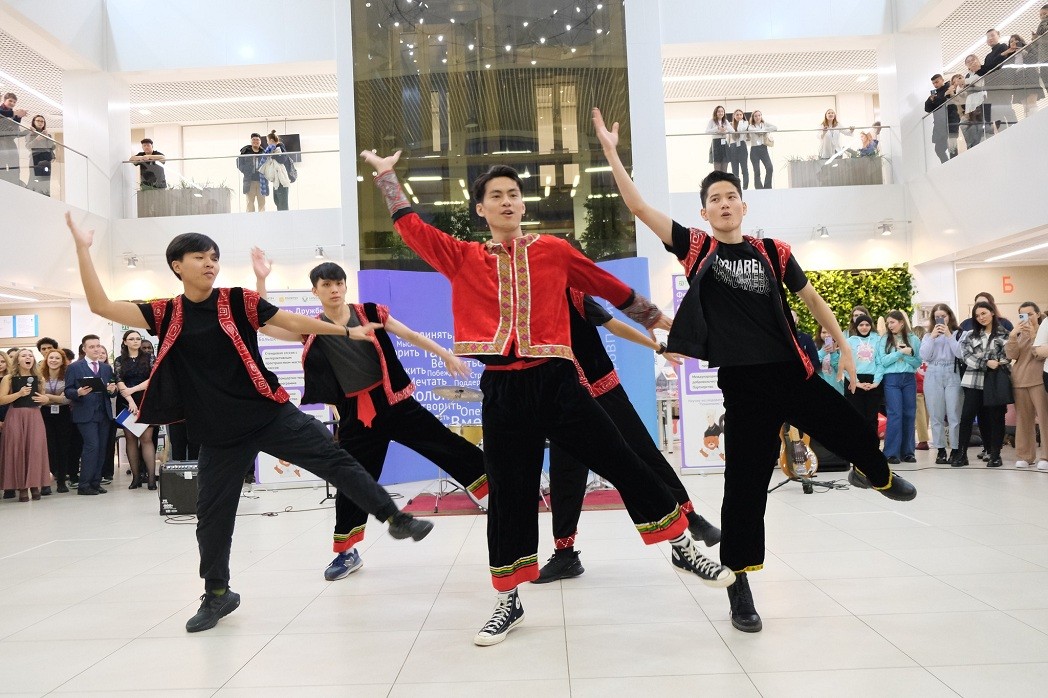 Vietnam Joins Jubilee Friendship Festival at Russia's Polytechnic University Vietnam Joins Jubilee Friendship Festival at Russia's Polytechnic University