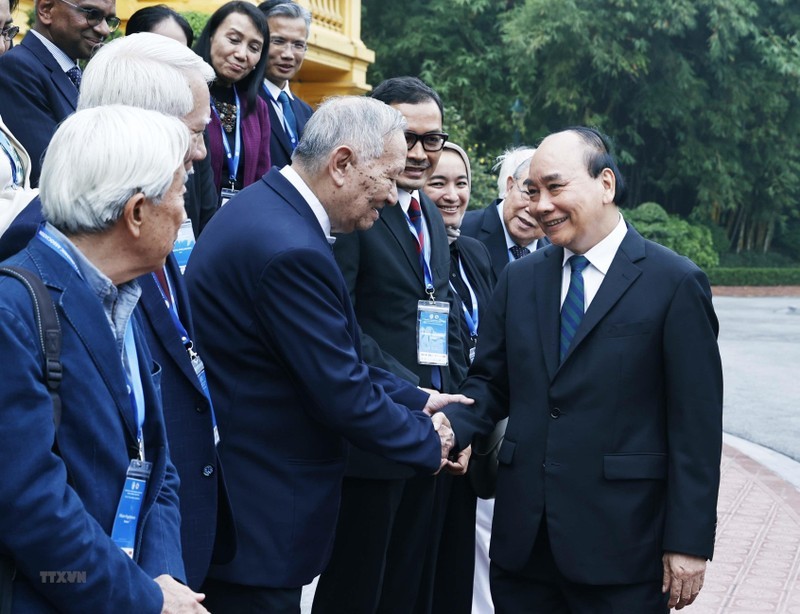 Các nhà khoa học kinh tế chung tay góp sức vì một ASEAN độc lập, tự cường và thịnh vượng Các nhà khoa học kinh tế chung tay góp sức vì một ASEAN độc lập, tự cường và thịnh vượng