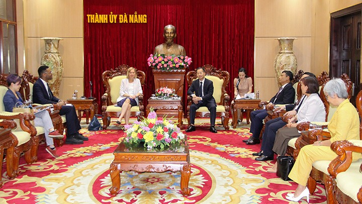 Hoa Kỳ tập trung phát triển hai lĩnh vực thương mại và đầu tư tại Việt Nam Hoa Kỳ tập trung phát triển hai lĩnh vực thương mại và đầu tư tại Việt Nam