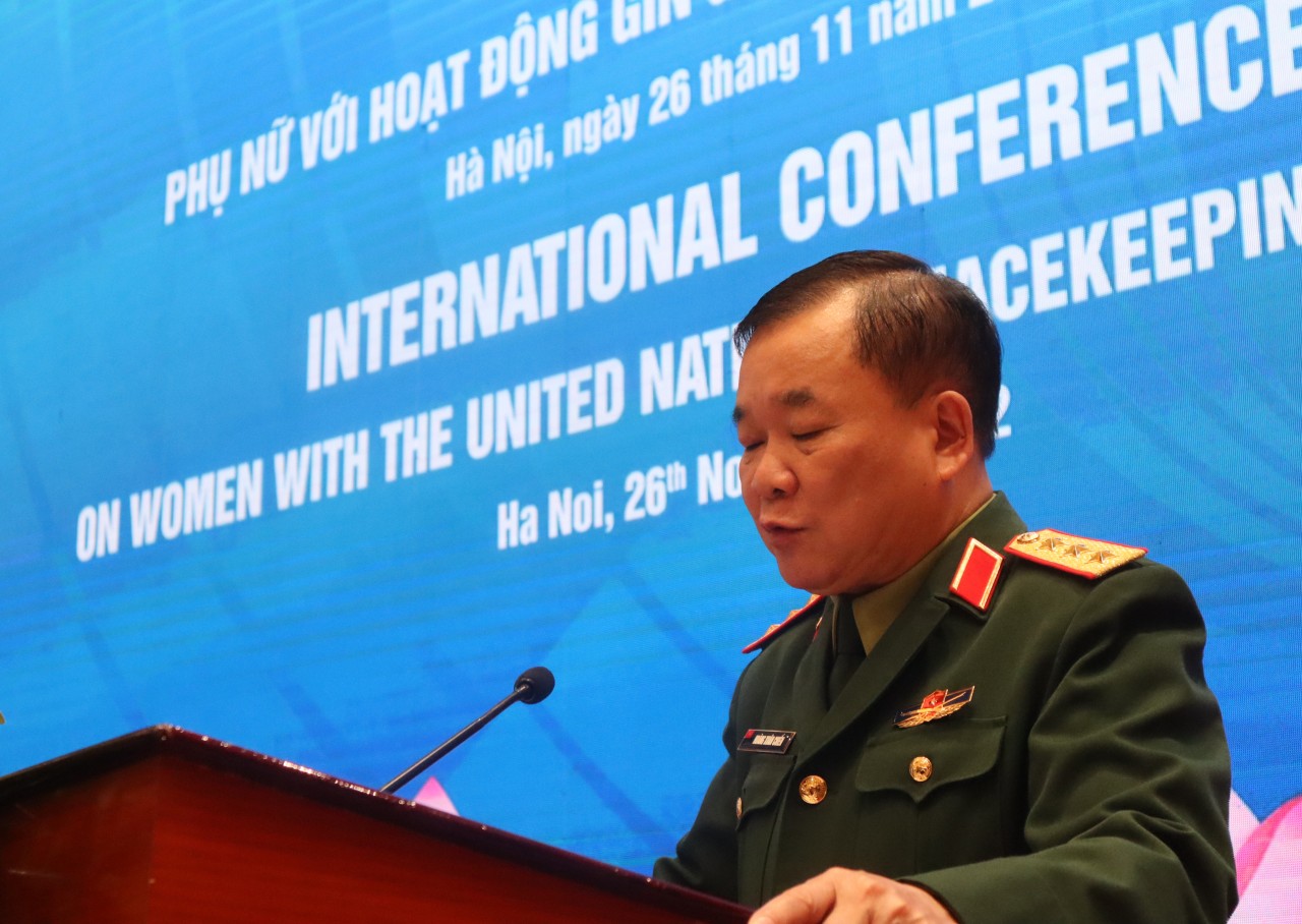 Thượng tướng Hoàng Xuân Chiến, Thứ trưởng Bộ Quốc phòng phát biểu khai mạc Hội nghị (Ảnh: Thành Luân). Thượng tướng Hoàng Xuân Chiến, Thứ trưởng Bộ Quốc phòng phát biểu khai mạc Hội nghị (Ảnh: Thành Luân).