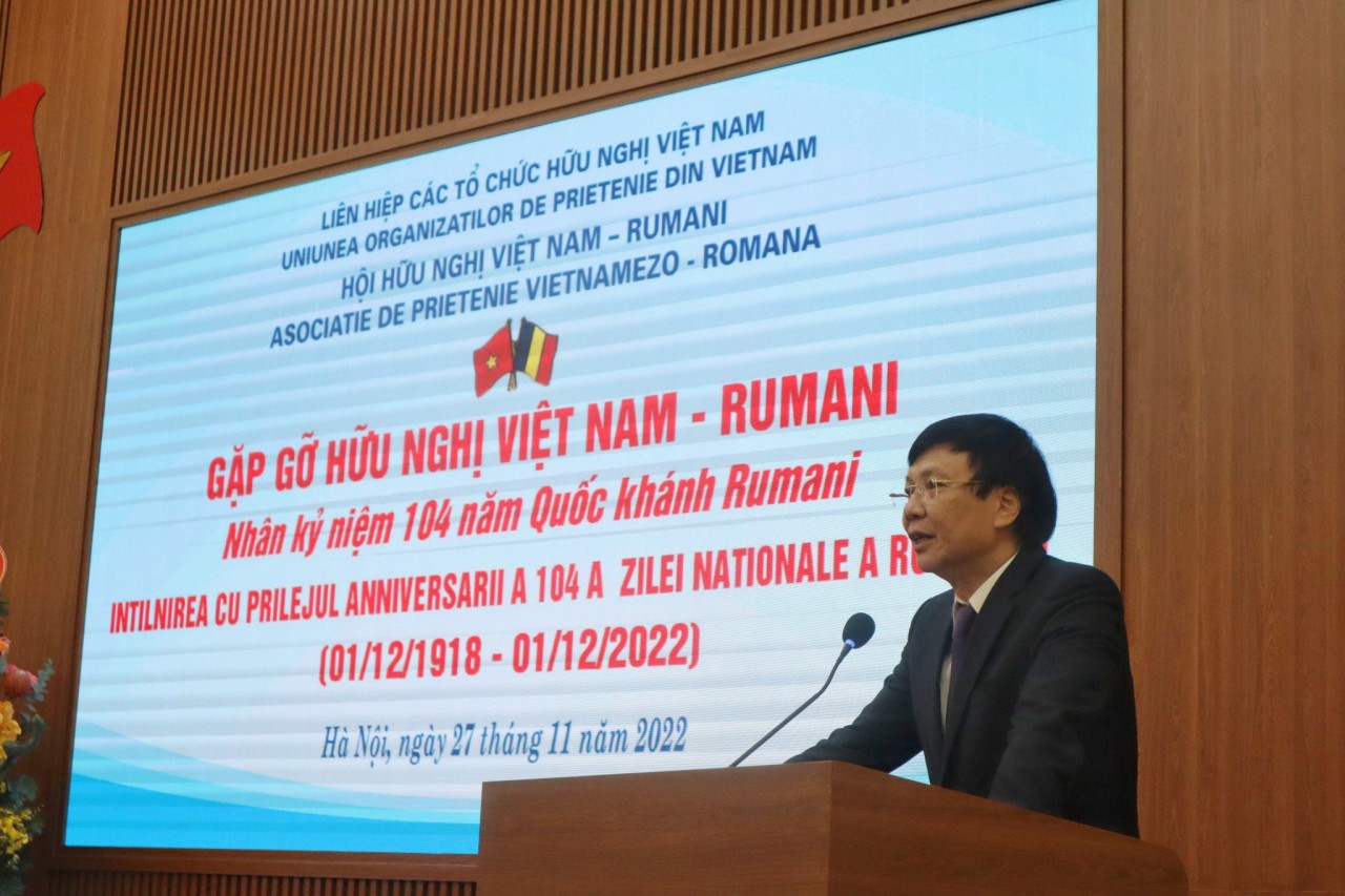 Chủ tịch Hội Hữu nghị Việt Nam - Rumani ông Hồ Quang Lợi phát biểu tại sự kiện. Chủ tịch Hội Hữu nghị Việt Nam - Rumani ông Hồ Quang Lợi phát biểu tại sự kiện.