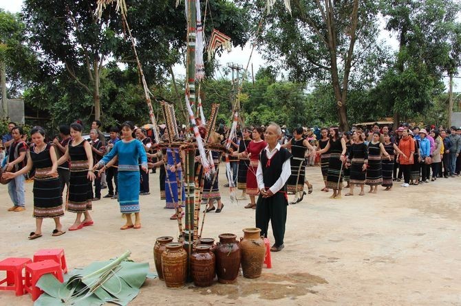 Kon Tum hỗ trợ phát triển KT-XH cho đồng bào dân tộc thiểu số Rơ Măm Kon Tum hỗ trợ phát triển KT-XH cho đồng bào dân tộc thiểu số Rơ Măm