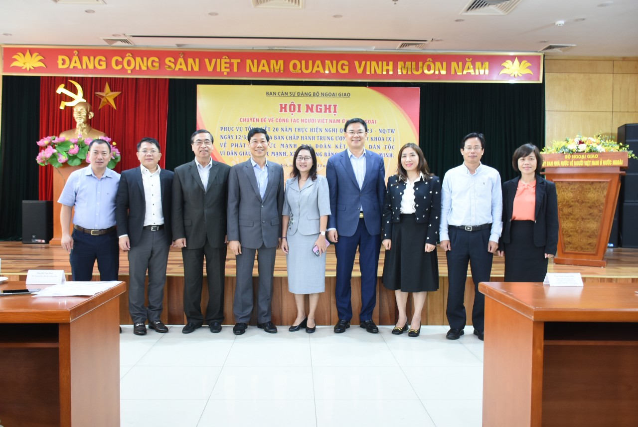 Xây dựng cộng đồng người Việt ở nước ngoài ổn định, phát triển, hội nhập thành công Xây dựng cộng đồng người Việt ở nước ngoài ổn định, phát triển, hội nhập thành công