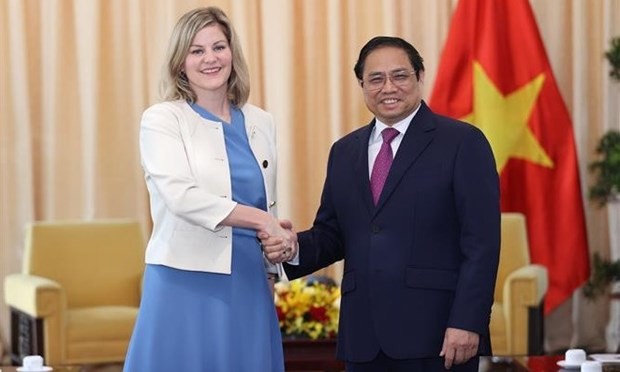 PM Pham Minh Chinh (right) welcomes Dutch Minister for Foreign Trade and Development Cooperation Liesje Schreinemacher in HCM City on November 28. Photo: VNA PM Pham Minh Chinh (right) welcomes Dutch Minister for Foreign Trade and Development Cooperation Liesje Schreinemacher in HCM City on November 28. Photo: VNA