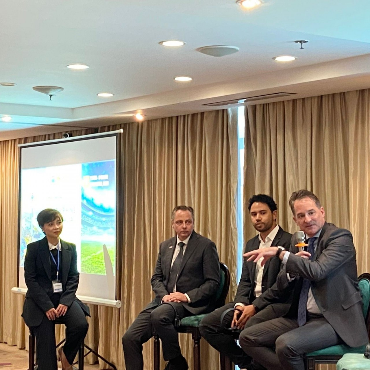 AHK Hosts Conference Connects Vietnam - Germany Business Opportunity via Football AHK Hosts Conference Connects Vietnam - Germany Business Opportunity via Football