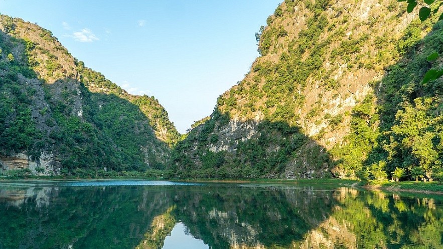 Tuyet Tinh Coc: A Natural Masterpiece in Ninh Binh Tuyet Tinh Coc: A Natural Masterpiece in Ninh Binh