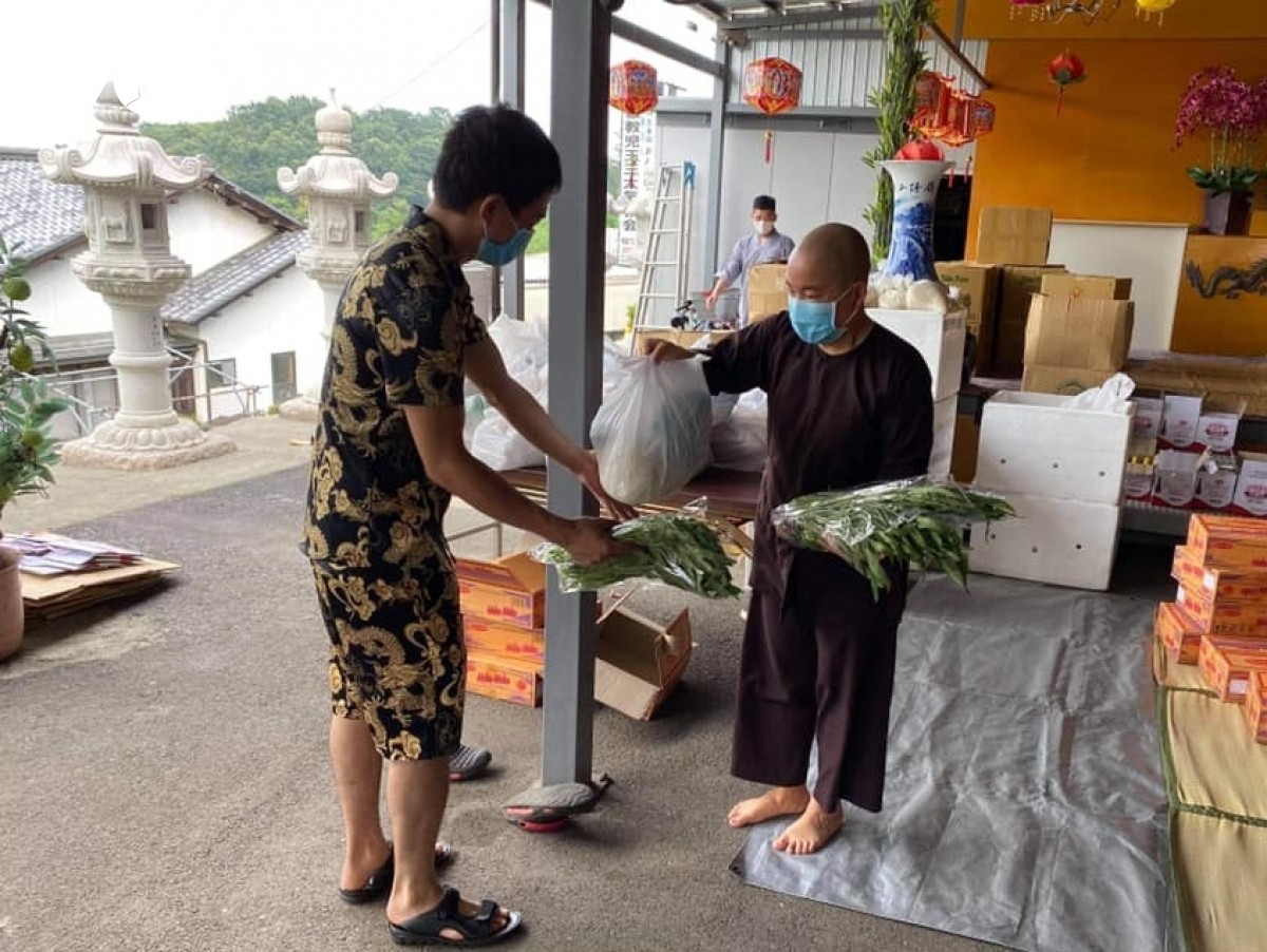 Chùa Việt ở nước ngoài: Chỗ dựa tinh thần của những người con xa xứ Chùa Việt ở nước ngoài: Chỗ dựa tinh thần của những người con xa xứ