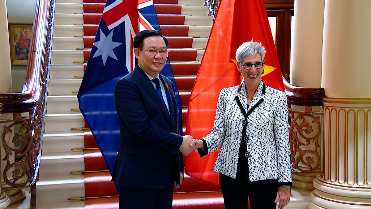 Chủ tịch Quốc hội gặp Thống đốc bang Victoria và tiếp Bộ trưởng Thương mại Australia Chủ tịch Quốc hội gặp Thống đốc bang Victoria và tiếp Bộ trưởng Thương mại Australia