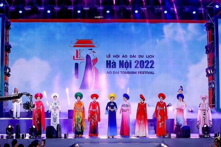 Lễ hội Áo dài Du lịch Hà Nội 2022 (Ảnh: VOV).