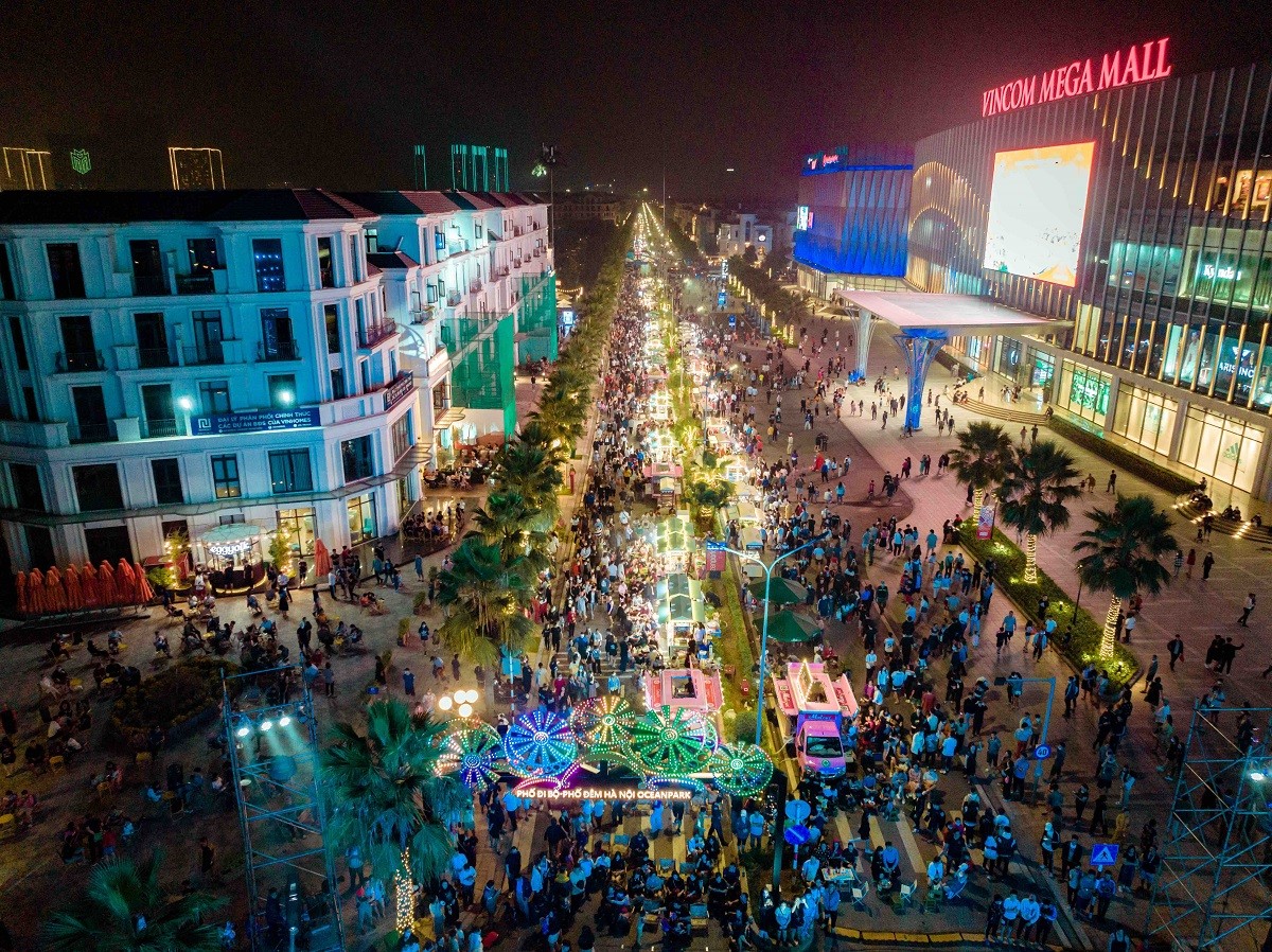 Phố đi bộ, chợ đêm Ocean Park mở cửa từ 16h hàng ngày và kéo dài tới 2 giờ sáng hôm sau Phố đi bộ, chợ đêm Ocean Park mở cửa từ 16h hàng ngày và kéo dài tới 2 giờ sáng hôm sau