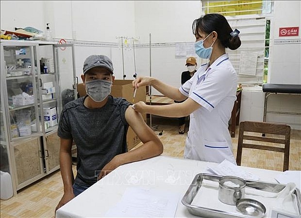 With 3,503 doses administered on December 3, the total number of COVID-19 vaccine doses injected so far rises to 264.713,999 million. Photo: VNA With 3,503 doses administered on December 3, the total number of COVID-19 vaccine doses injected so far rises to 264.713,999 million. Photo: VNA