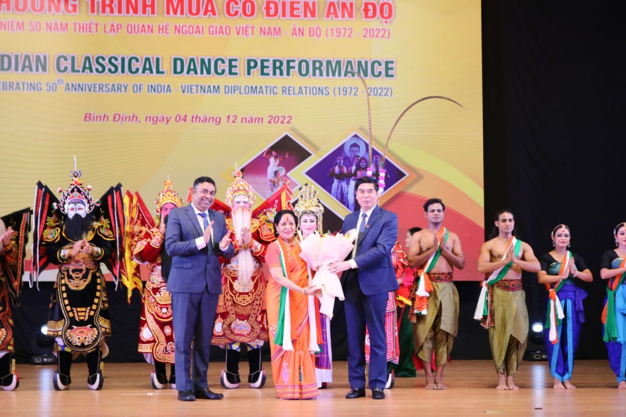 Góp phần củng cố và phát triển mối quan hệ hữu nghị giữa tỉnh Bình Định và Ấn Độ Góp phần củng cố và phát triển mối quan hệ hữu nghị giữa tỉnh Bình Định và Ấn Độ