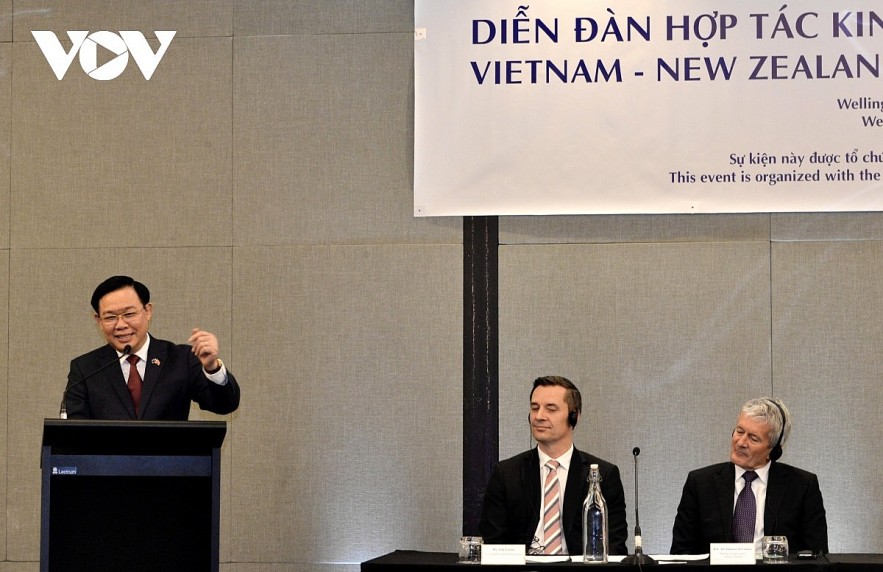 National Assembly chairman Vuong Dinh hue speaks at the Vietnam - New Zealand economic cooperation forum on December 5. National Assembly chairman Vuong Dinh hue speaks at the Vietnam - New Zealand economic cooperation forum on December 5.