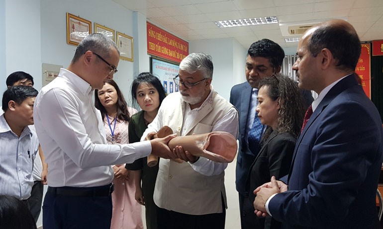 Phú Yên: Khai mạc dự án trại lắp chân giả Jaipur Foot Phú Yên: Khai mạc dự án trại lắp chân giả Jaipur Foot