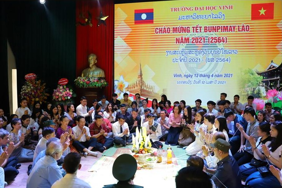 Nghệ An kết nghĩa được 21 cặp bản - bản với 3 tỉnh Hủa Phăn - Xiêng Khoảng - BôLyKhămXay (Lào) Nghệ An kết nghĩa được 21 cặp bản - bản với 3 tỉnh Hủa Phăn - Xiêng Khoảng - BôLyKhămXay (Lào)