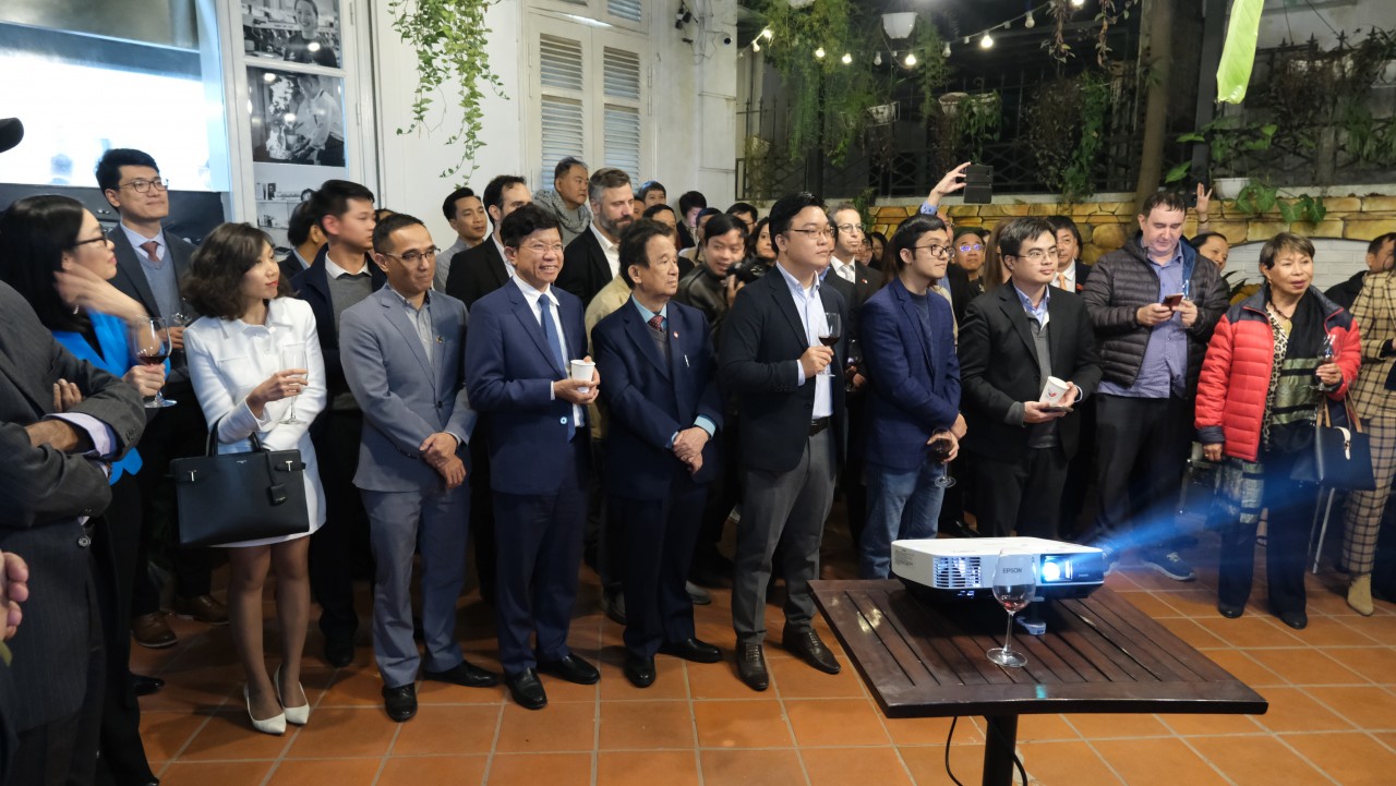 Các đại biểu tham dự buổi ra mắt logo kỷ niệm 30 năm quan hệ Israel - Việt Nam Các đại biểu tham dự buổi ra mắt logo kỷ niệm 30 năm quan hệ Israel - Việt Nam