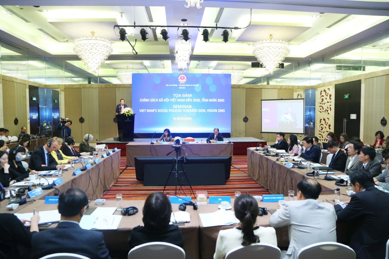 Các đại biểu thảo luận tại Tọa đàm. Các đại biểu thảo luận tại Tọa đàm.