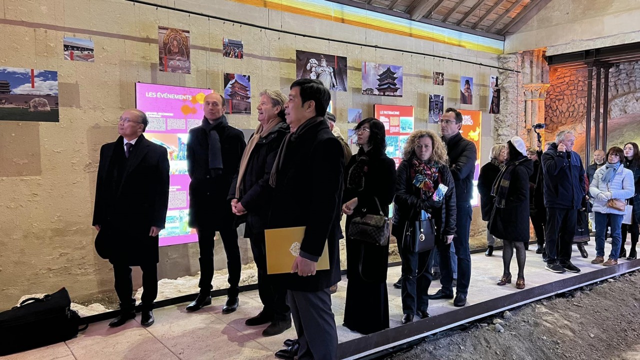 The opening ceremony of an archaeological exhibition from the Thang Long Imperial Citadel in France. Photo:
